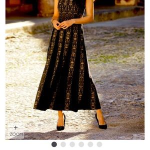 Looking to purchase this dress in a S/M